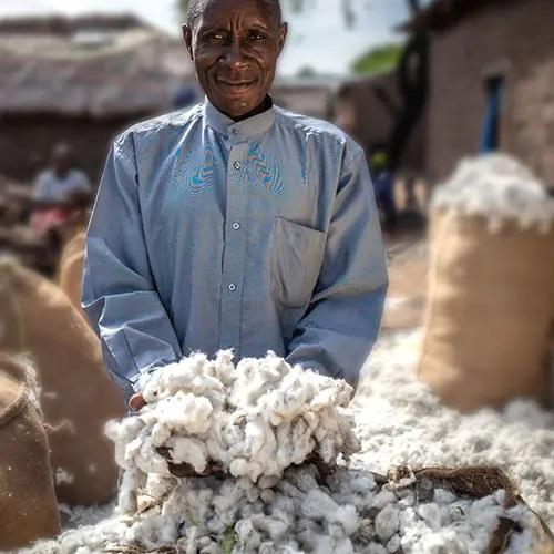 Unterstützt über 900.000 Baumwollbauer*innen in Subsahara Afrika.