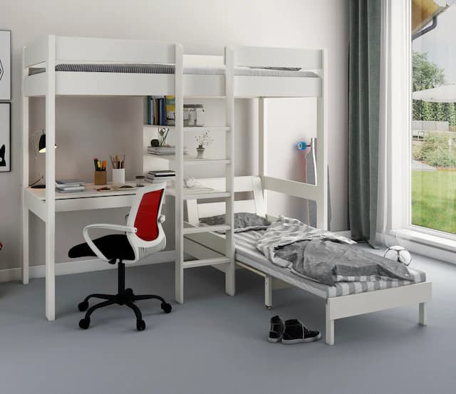 Stockbett mit extra Stauraum