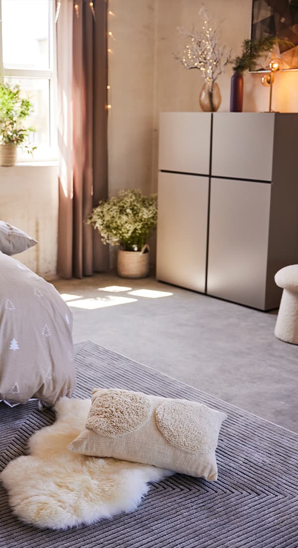 Kommode mit Weihnachtsdeko