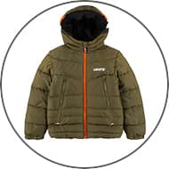 Kinder-Winterjacke in olivgrün mit Kapuze und orangefarbenem Reißverschluss, Levi's-Logo auf der Brust