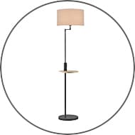 Stehlampe mit rundem Tisch und beigem Lampenschirm, schwarzer Standfuß