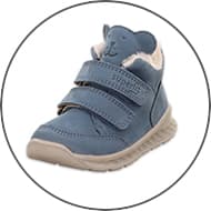 Blauer Kinderstiefel mit drei Klettverschlüssen und weißem Kunstfellfutter