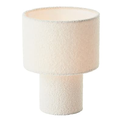 Weiße Tischlampe mit zylindrischem Schirm und Sockel, beide mit flauschiger Oberfläche