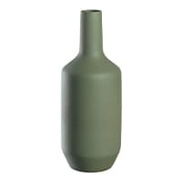 Schlichte grüne Vase mit langem Hals und breitem Boden, vor weißem Hintergrund.