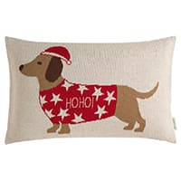 Kissen mit Hundemotiv in rotem Weihnachtsoutfit, Text "Ho Ho Ho" auf dem Pulli, Hund trägt Weihnachtsmütze