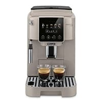 Espressomaschine mit zwei Gläsern, gefüllt mit Espresso, auf Tropfschale. Digitales Bedienfeld oben.