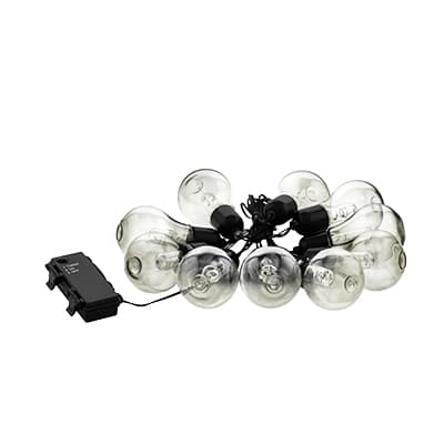 Lichterkette mit mehreren runden Glühbirnen, zusammengelegt mit schwarzem Kabel und Batteriefach
