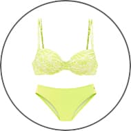 Neongelbes Bikini-Set mit gemustertem Oberteil und einfarbiger Hose auf weißem Hintergrund