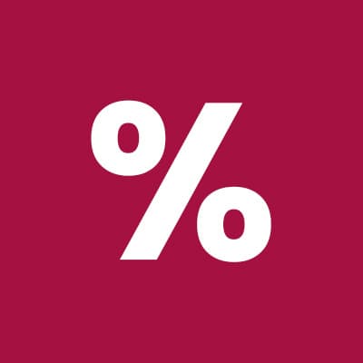 Weißes Prozentzeichen auf dunkelrotem Hintergrund als Symbol für Rabatt oder Angebot