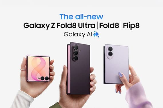 The all-new Galaxy Z Fold8 Ultra, Fold8, Flip8 – drei Hände halten die neuen faltbaren Galaxy Smartphones hoch