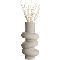 Hohe, helle Vase mit spiralig gewundener Mitte, gefüllt mit feinen, trockenen Zweigen