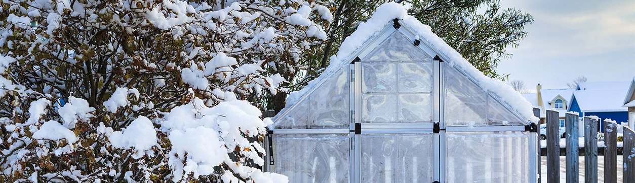 Gartenarbeiten im Dezember - Gartenhaus winterfest machen